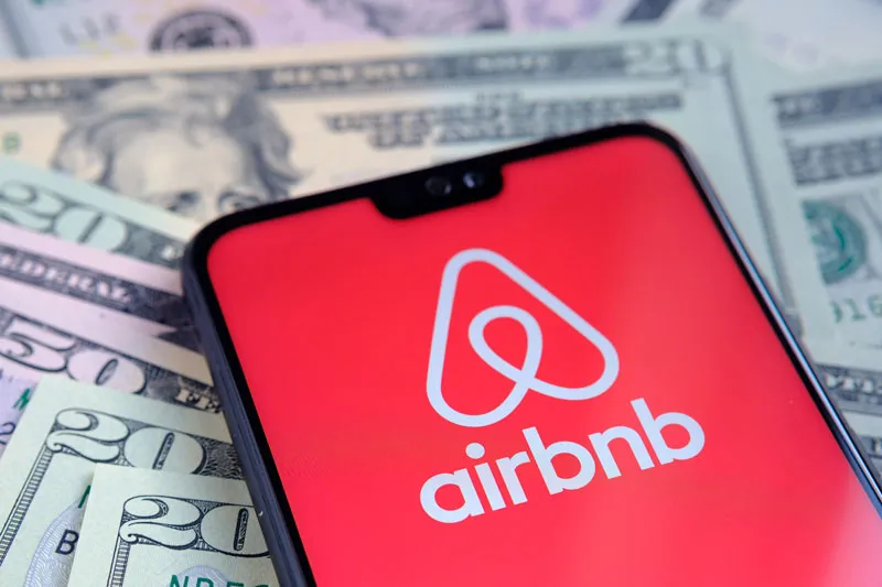 Read more about the article Airbnb Explained: How It Works, Pros and Cons, and Future Trends