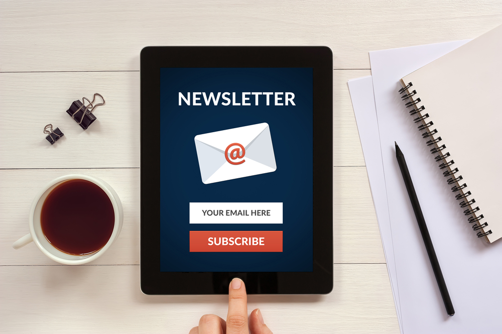 Read more about the article How to Earn Online with Community Newsletters in 2026